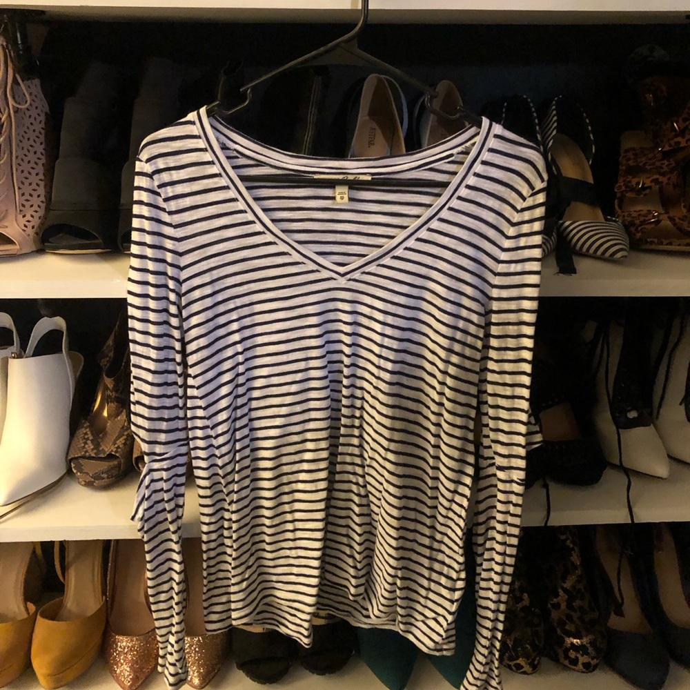 Express XS white and navy top